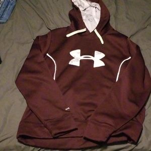 Under armour sweatshirt